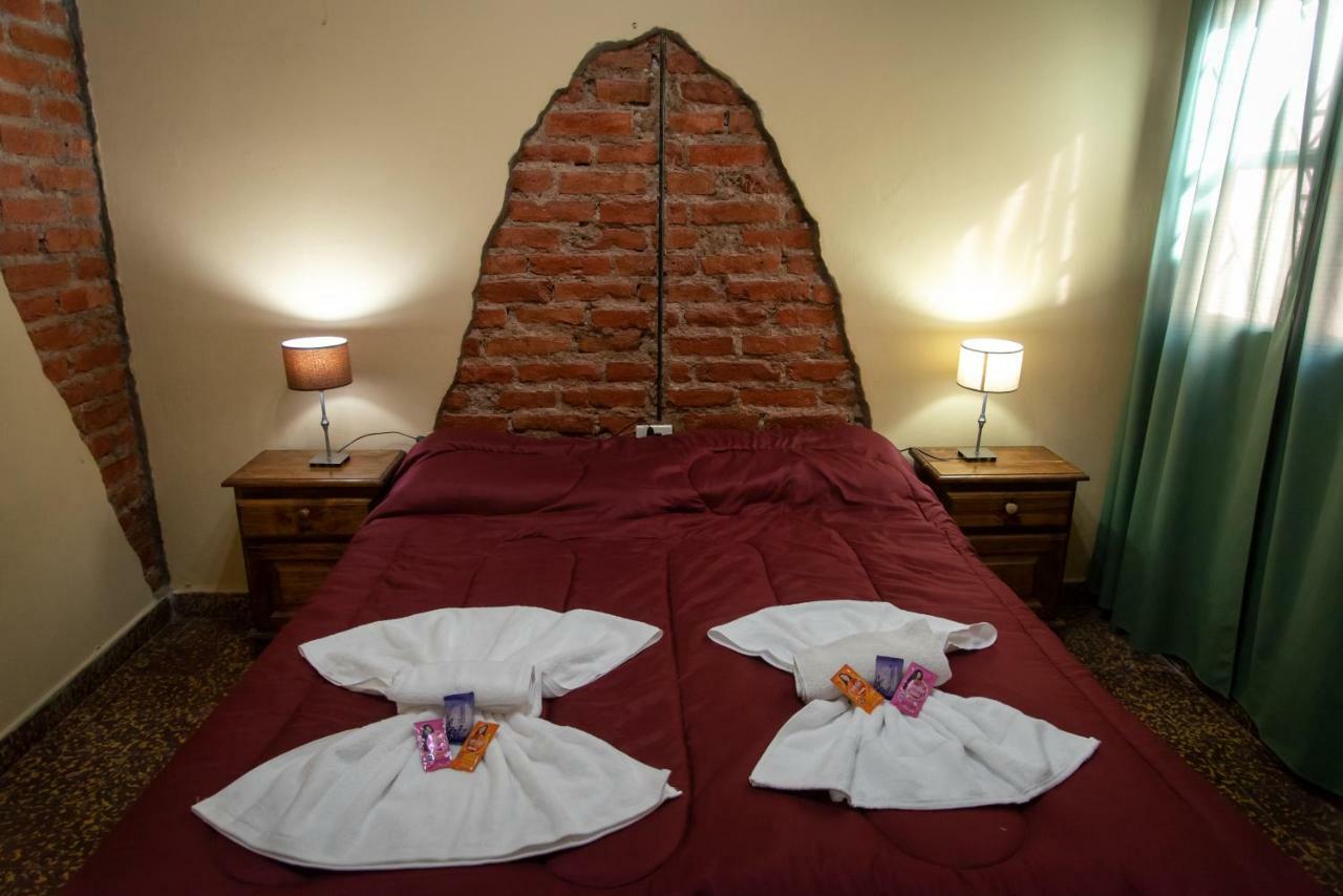 Hostal Sante Тиногаста Экстерьер фото